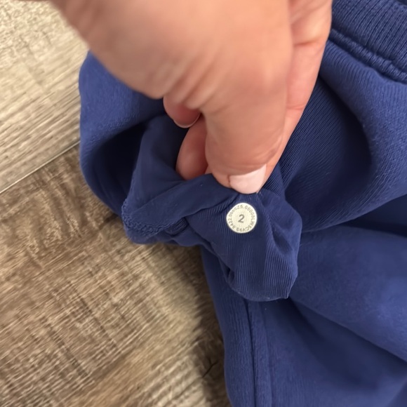 82. EUC- Lululemon Scuba High-Rise Relaxed Jogger - Picture 9 of 9